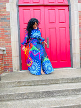 Load image into Gallery viewer, She’s Bold &amp; Beautiful Maxi Dress
